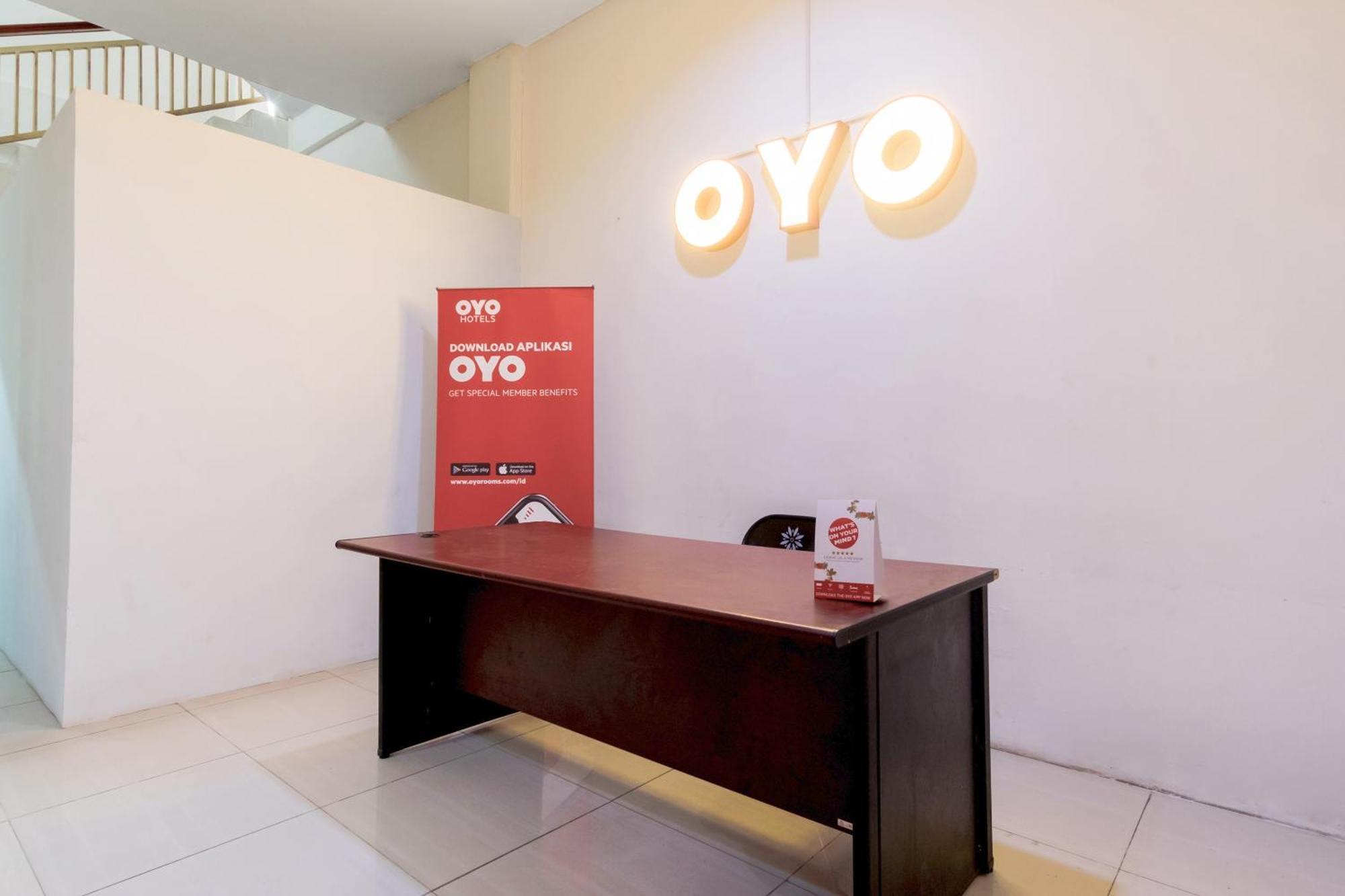 Vaccinated Staff - OYO 622 Bakti Homestay Medan Exterior foto